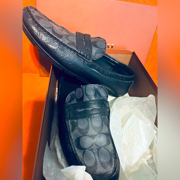 COACH AUTHENTIC LEATHER LOAFERS - Picture 1 of 7